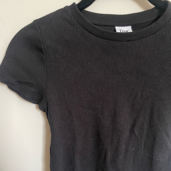 Aritzia TNA Cropped Rib T-Shirt - Picture 3 of 5